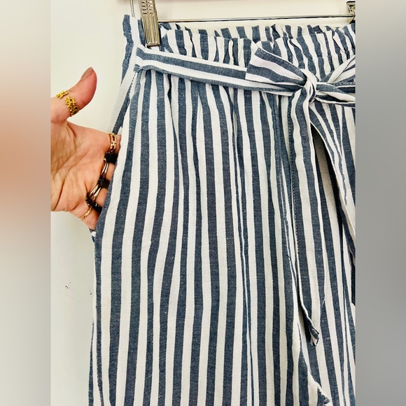 Pure Venice | Linen Vertical Striped Pant - Picture 2 of 5